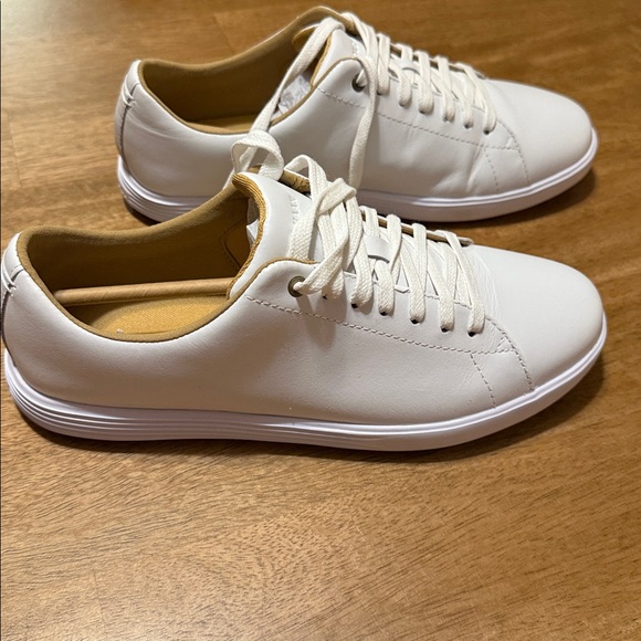 Cole HAAN white casual sneakers - Picture 2 of 6